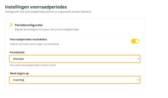 De kaart Periodeconfiguratie met de velden Periodiciteit (Wekelijks) en Week begint op (maandag) gemarkeerd